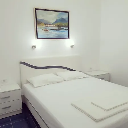 Apartments Adriatic Sveti Stefan Room photo