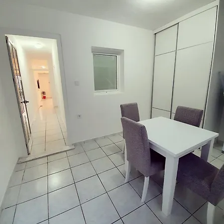 Apartments Adriatic Sveti Stefan Room photo