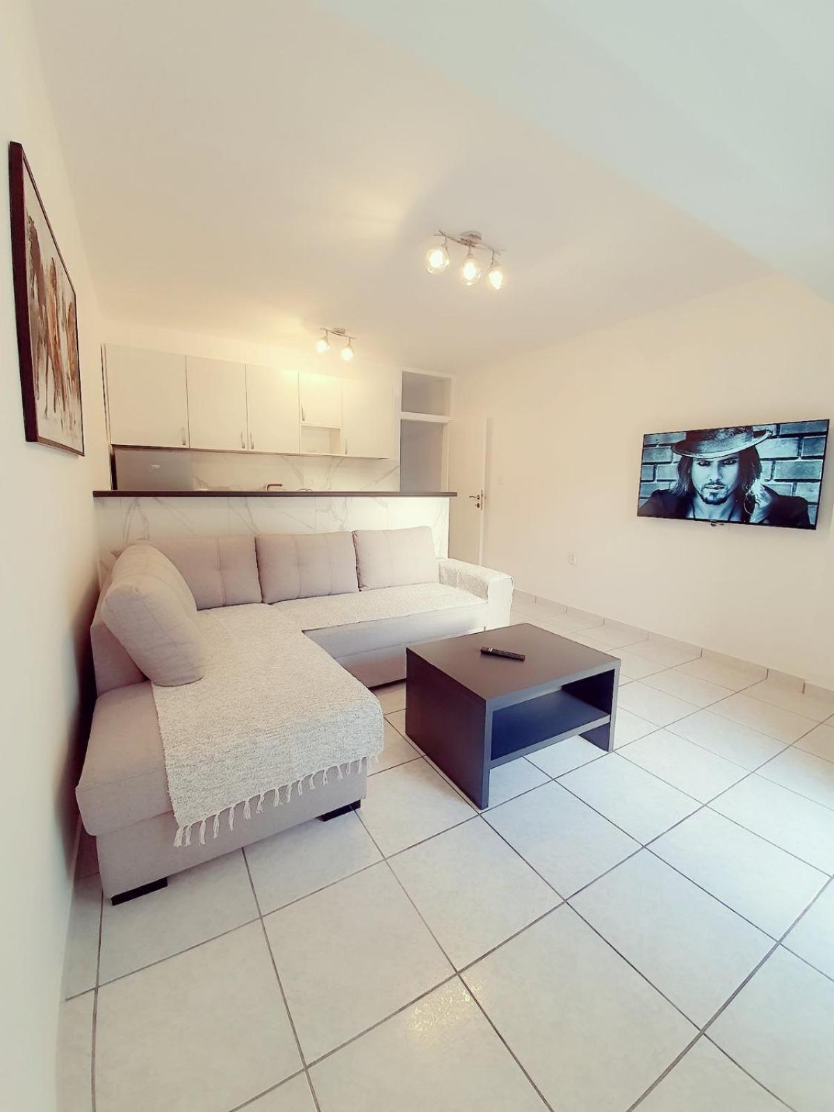 Adriatic Apartman